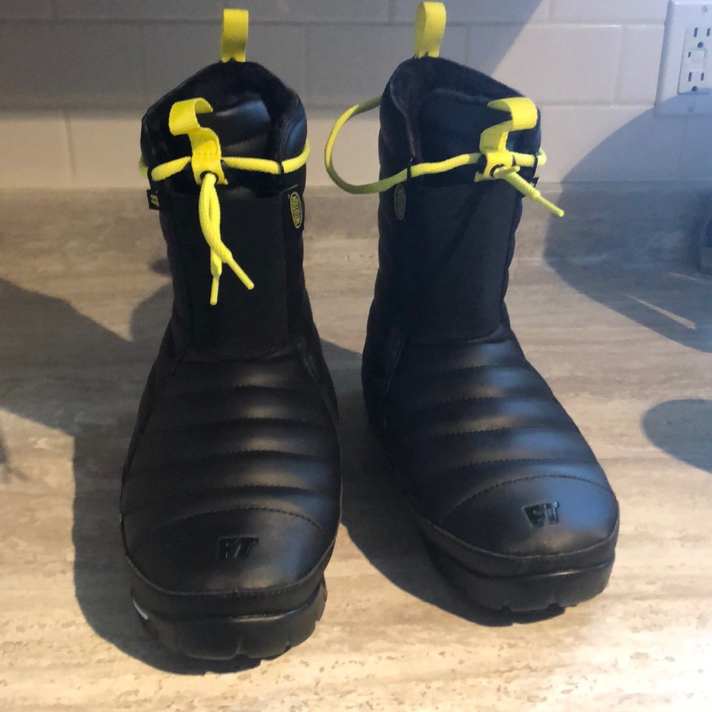 Full Tilt Apres Deep cold Winter boot